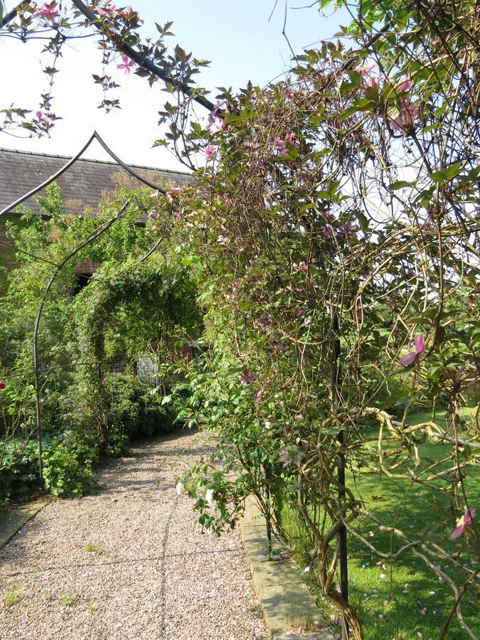 Rock Farm Bed and Breakfast Tarporley Esterno foto